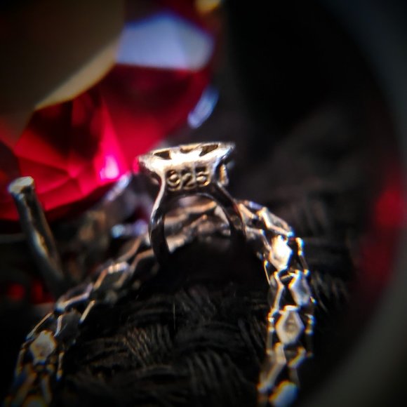 Stunning Ruby Red Glass Heart On 925 Marked Basket Setting - Picture 3 of 14